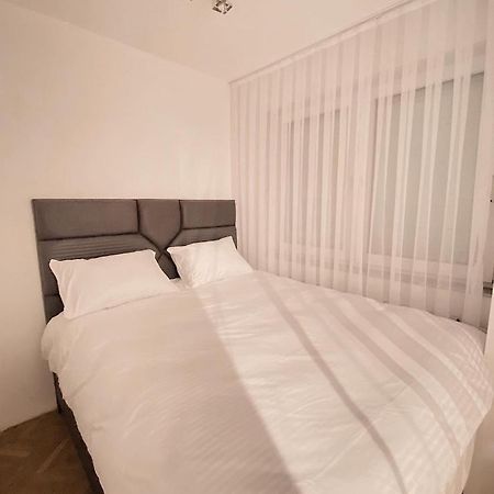 Diamond Apartment Prishtina 2 Priştine Dış mekan fotoğraf